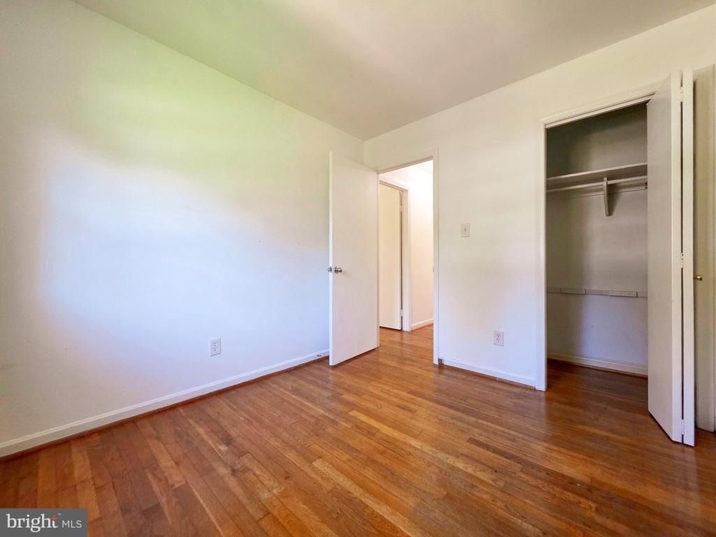 4221 N Valiant Court - Photo 19