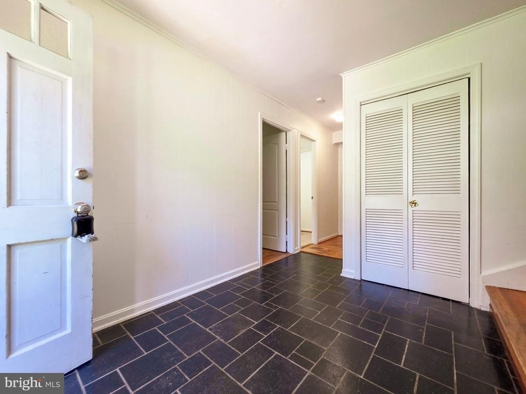 4221 N Valiant Court - Photo 1