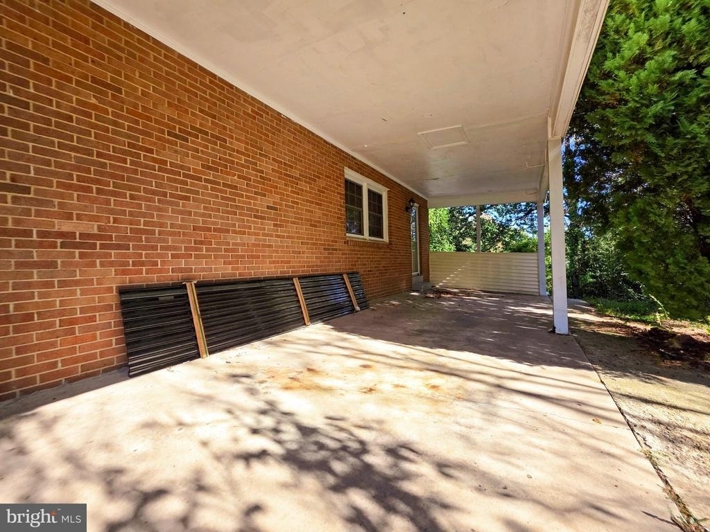 4221 N Valiant Court - Photo 38