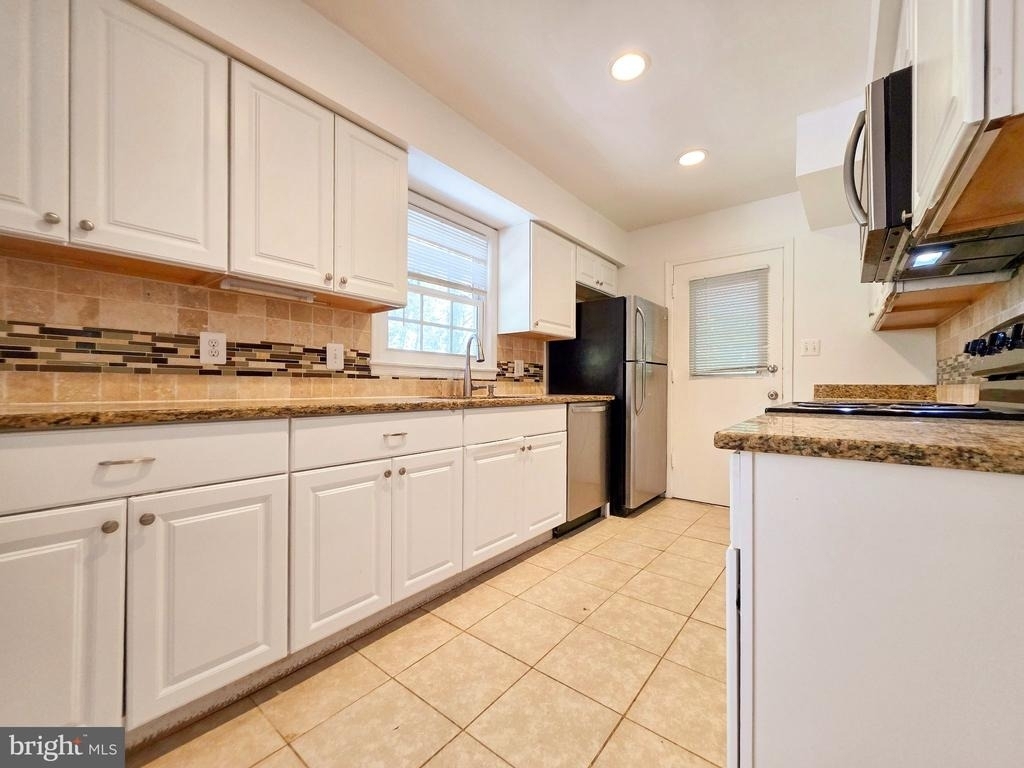 4221 N Valiant Court - Photo 13
