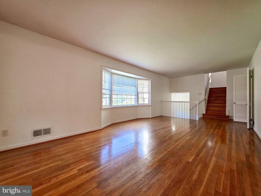 4221 N Valiant Court - Photo 18