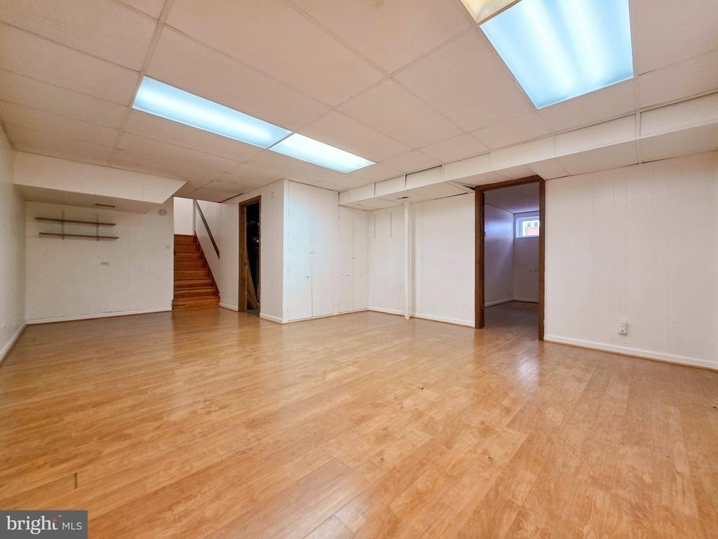 4221 N Valiant Court - Photo 33
