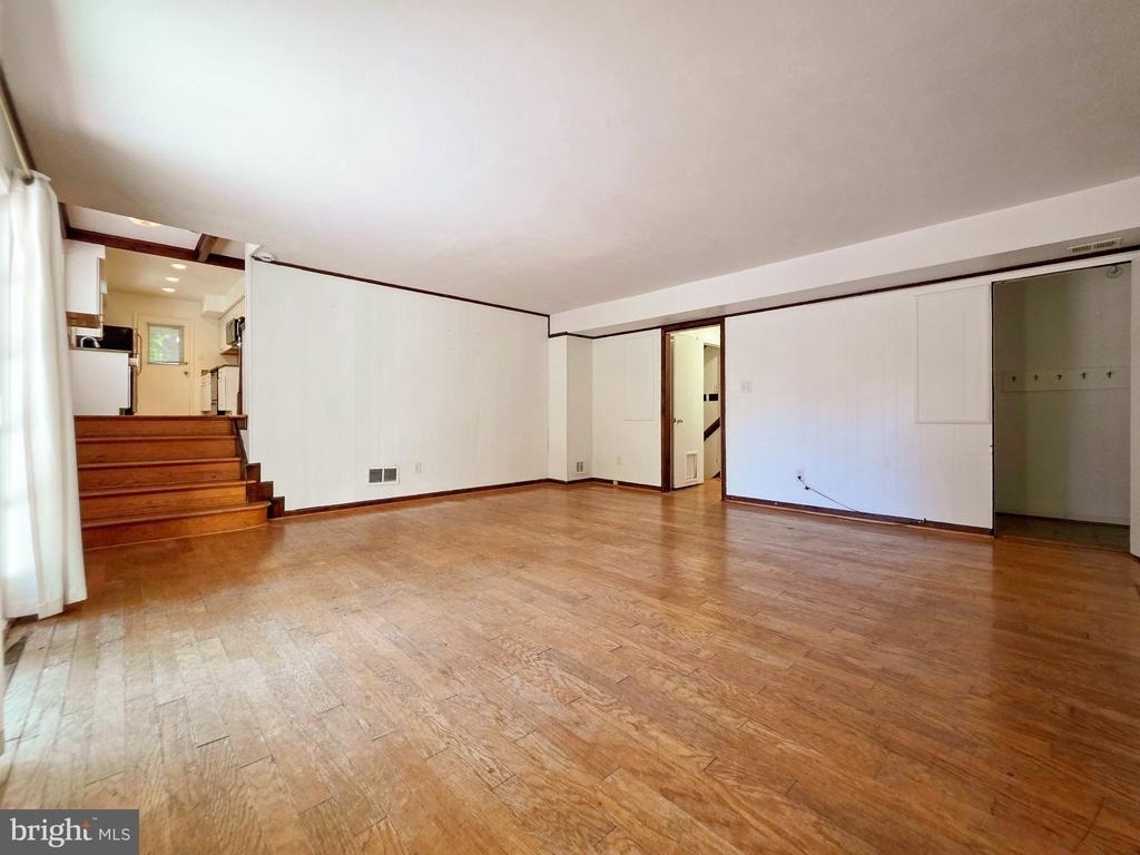 4221 N Valiant Court - Photo 5