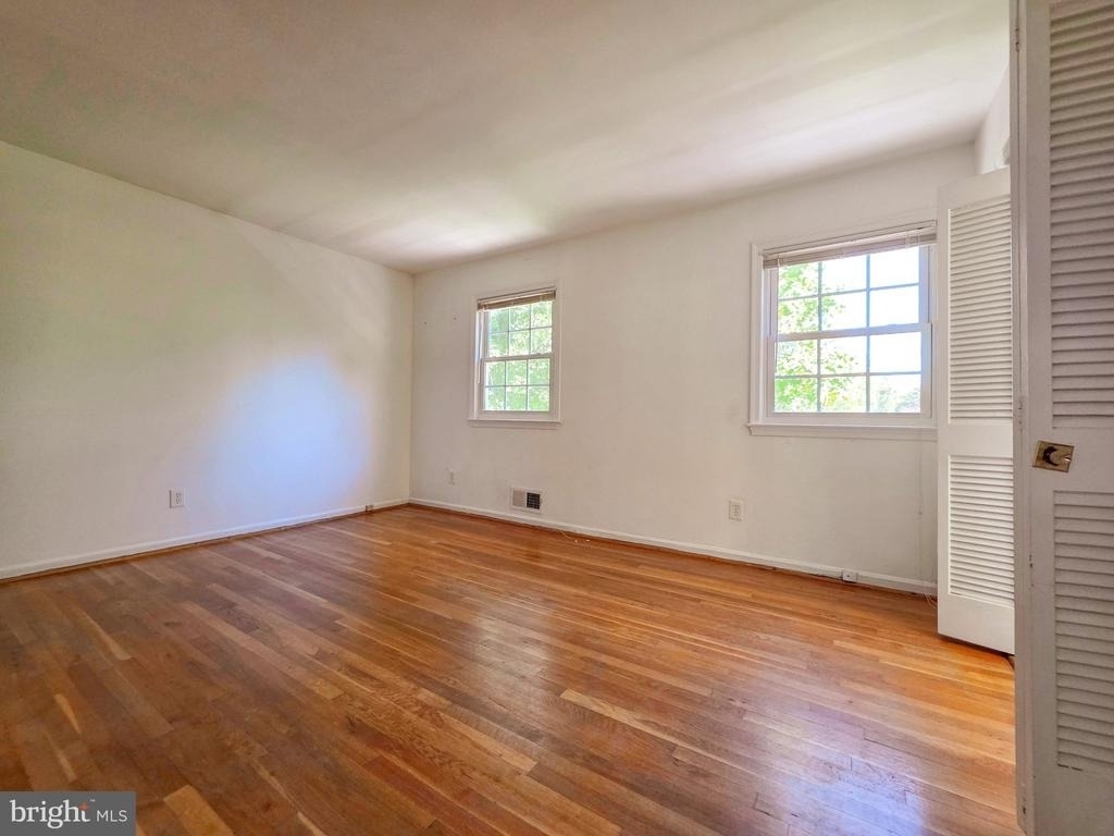 4221 N Valiant Court - Photo 27