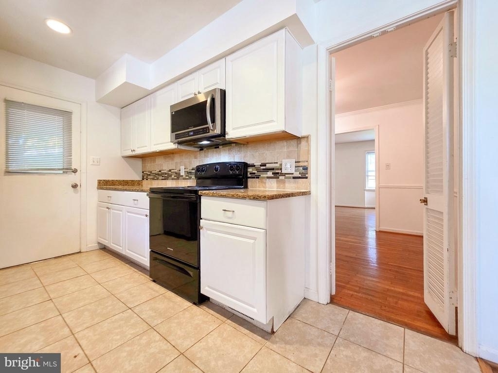4221 N Valiant Court - Photo 14