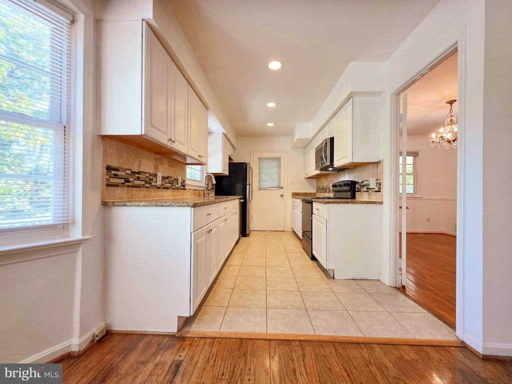4221 N Valiant Court - Photo 12