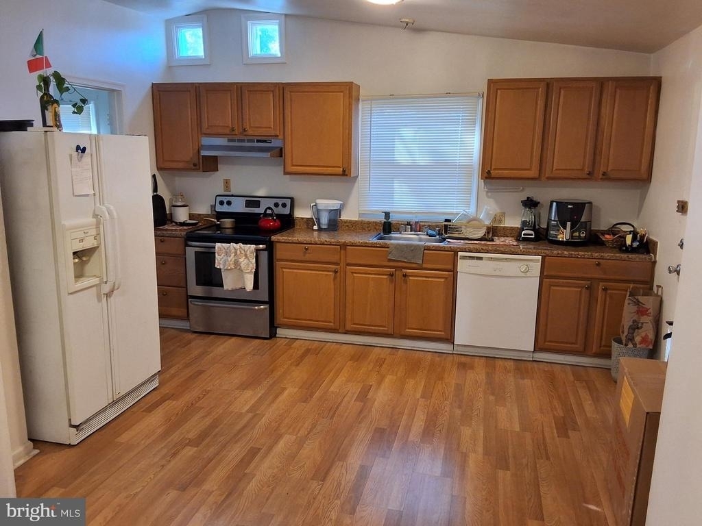 2514 4th Street S - Photo 1
