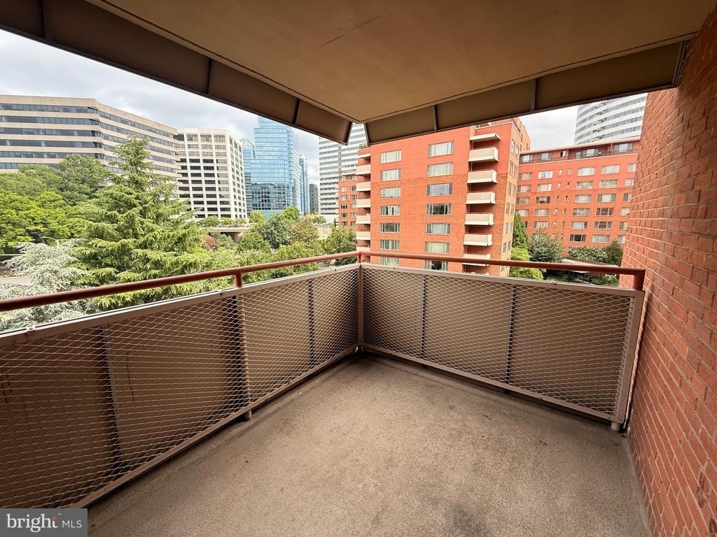 1111 Arlington Boulevard - Photo 3