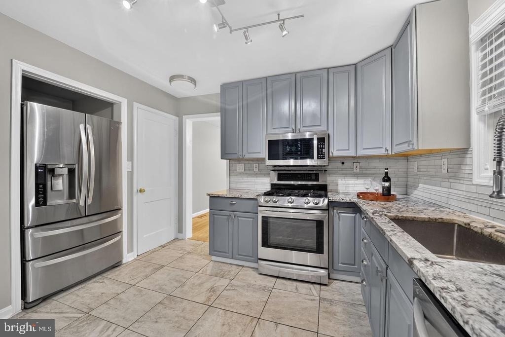 2637 N Greenbrier Street - Photo 9
