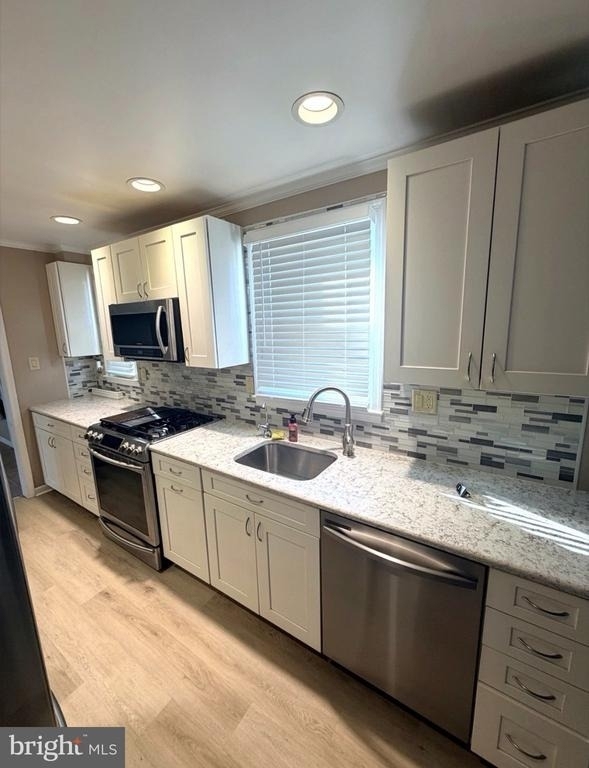 2615 Fernwood Avenue - Photo 3