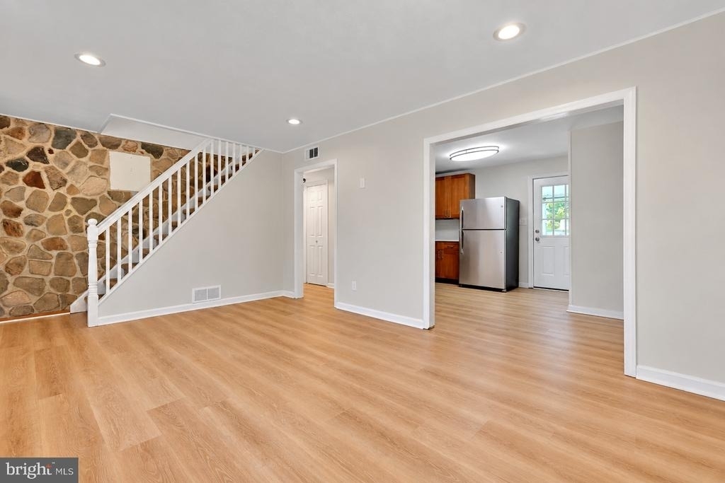 266 Eaton Avenue - Photo 2