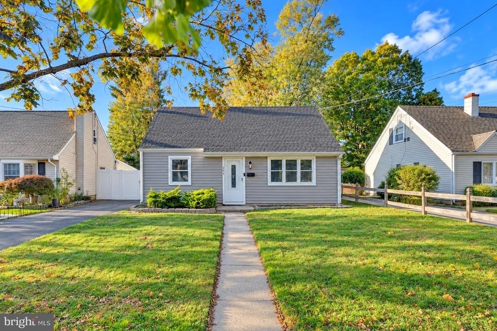 266 Eaton Avenue - Photo 0