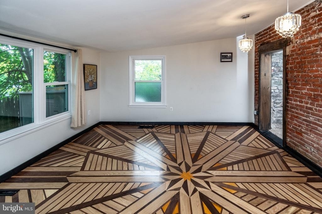 59 S Franklin Street - Photo 8