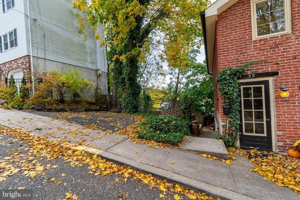 59 S Franklin Street - Photo 2