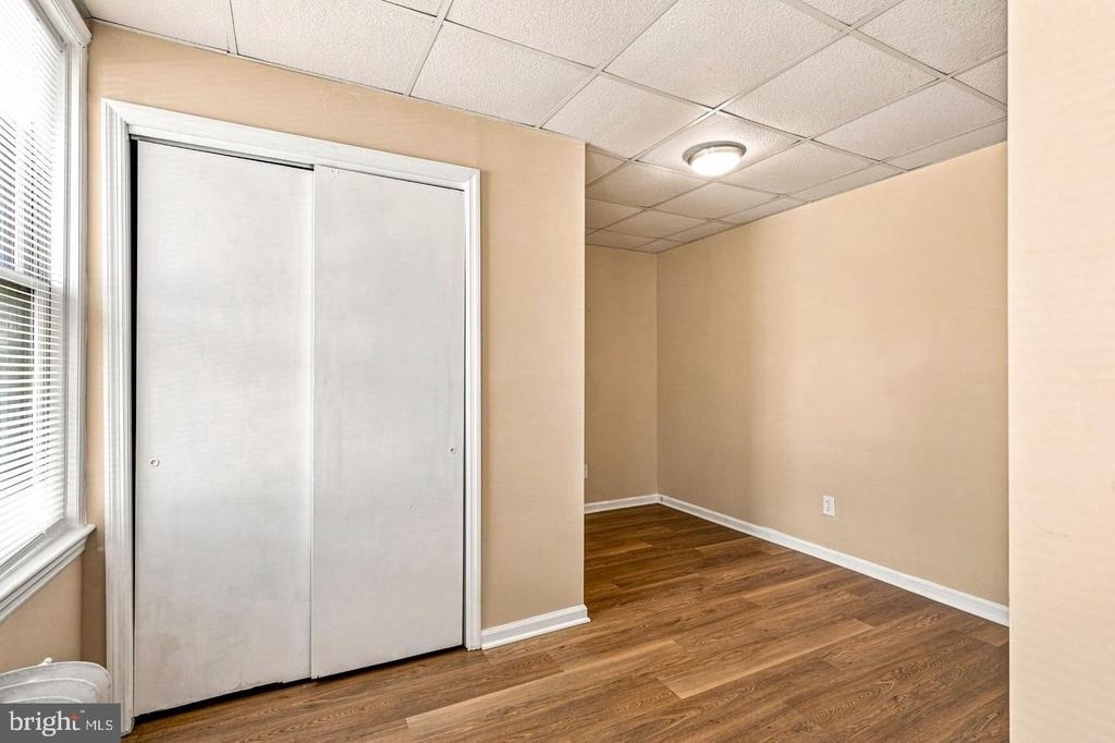 809 Collings Avenue - Photo 12