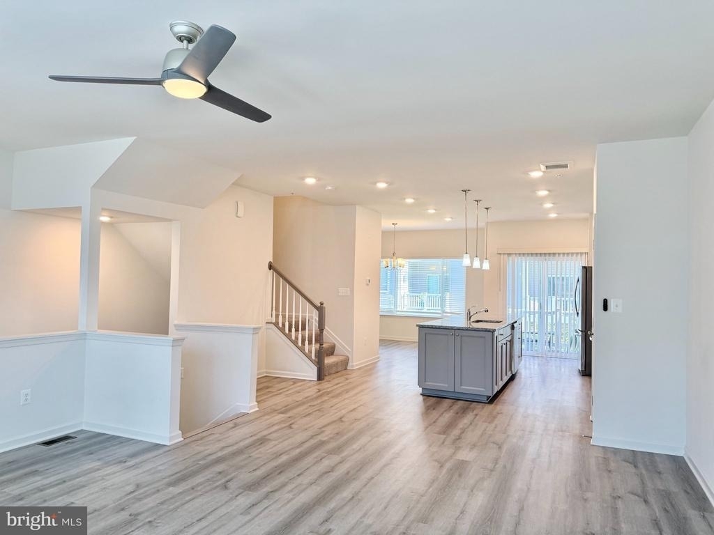 236 Jessica Lyn Avenue - Photo 2