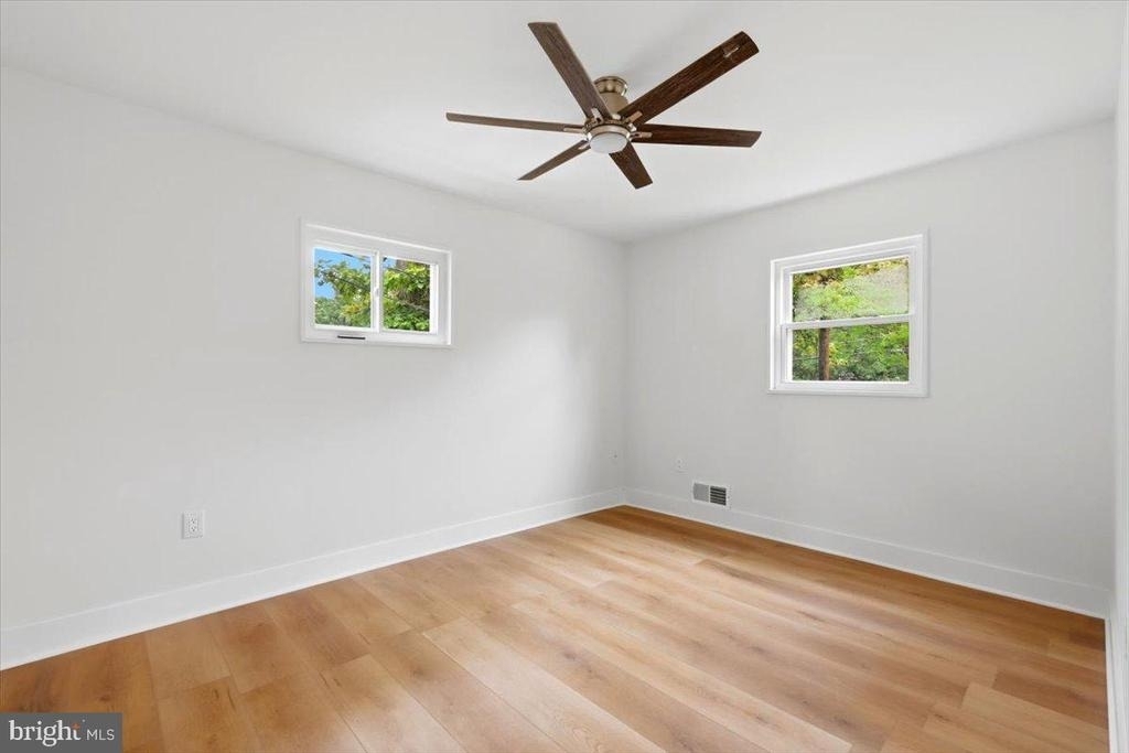 2412 Valley Way - Photo 24