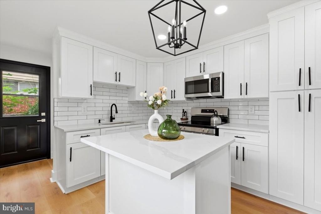 2412 Valley Way - Photo 5