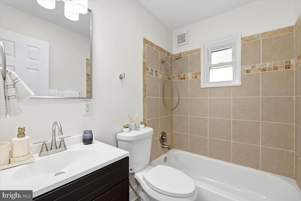 2412 Valley Way - Photo 22