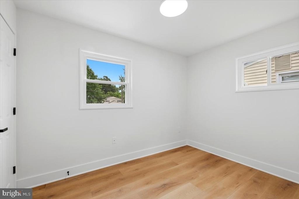 2412 Valley Way - Photo 23