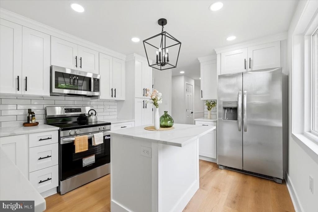 2412 Valley Way - Photo 4