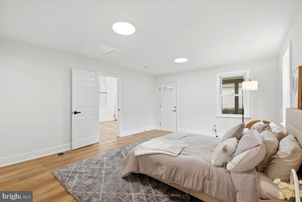 2412 Valley Way - Photo 18
