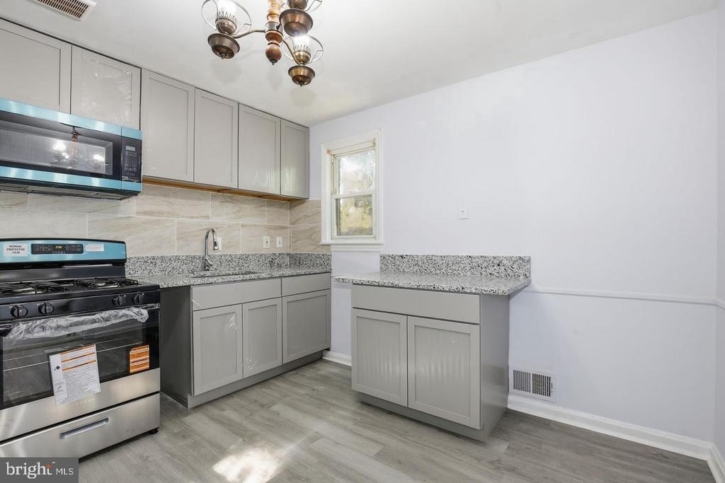 9712 51st Avenue - Photo 7