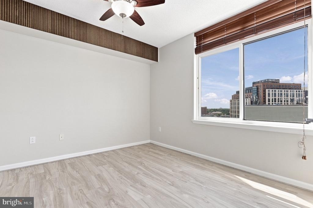 930 Wayne Avenue - Photo 17
