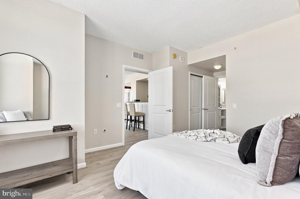 930 Wayne Avenue - Photo 10