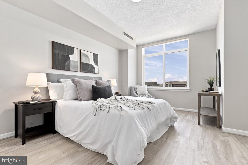 930 Wayne Avenue - Photo 11