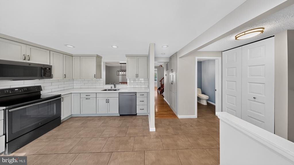 7521 Weatherby Drive - Photo 3