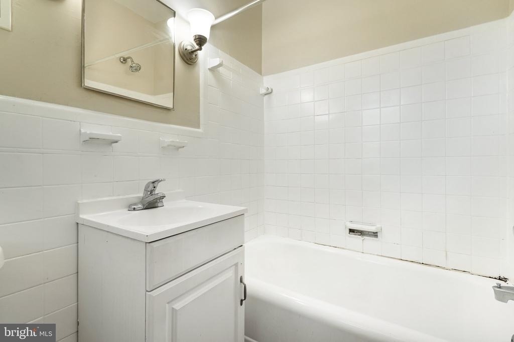 8501 Flower Avenue - Photo 4
