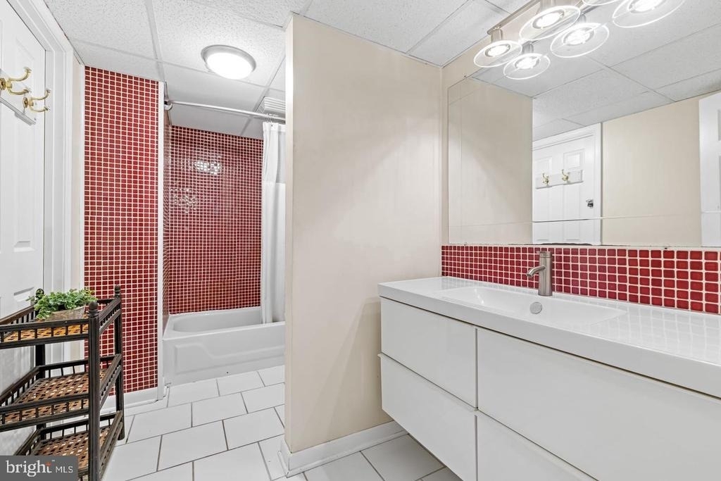 4 Carolina Avenue - Photo 14