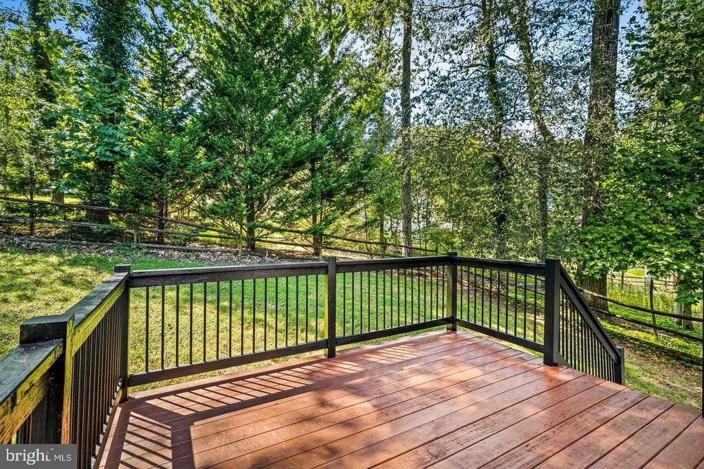 4 Carolina Avenue - Photo 32