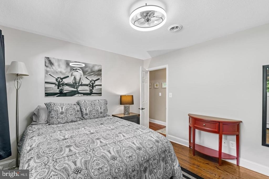 4 Carolina Avenue - Photo 24
