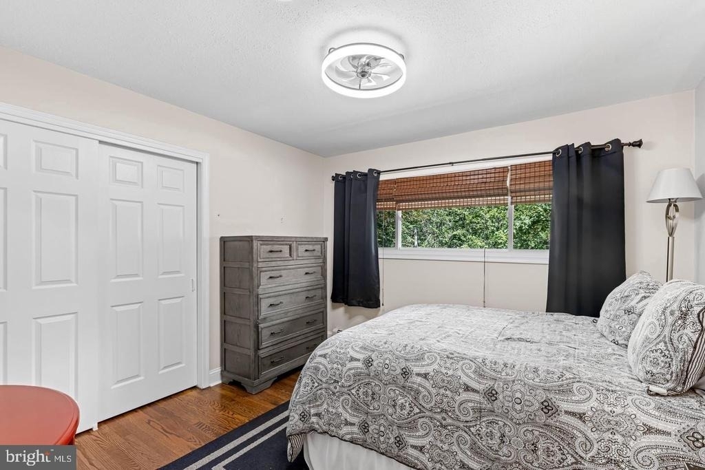 4 Carolina Avenue - Photo 23
