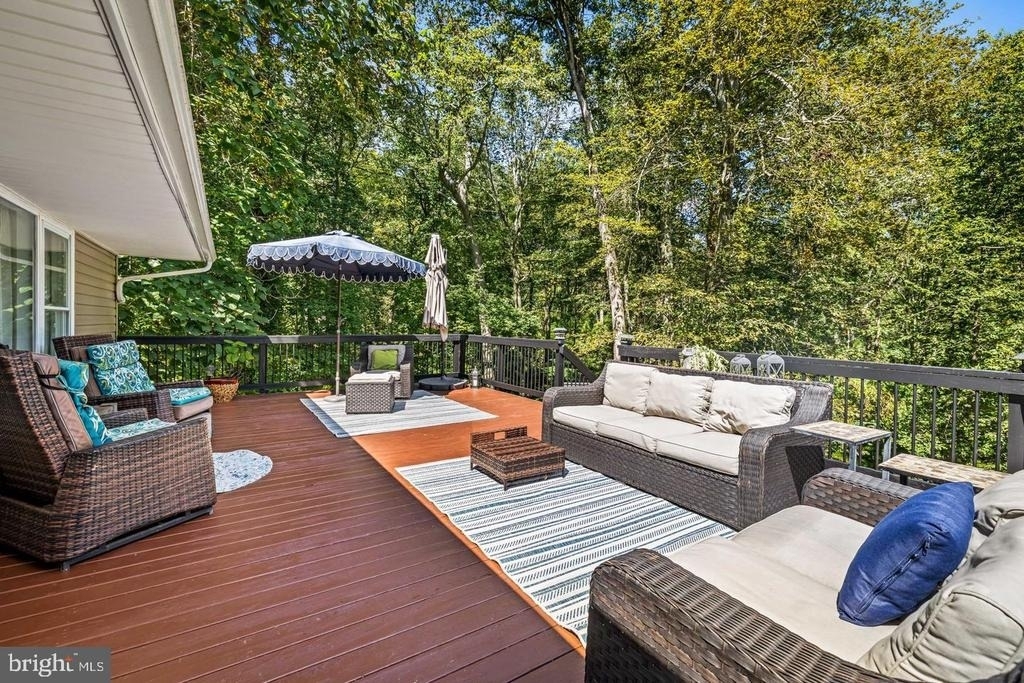 4 Carolina Avenue - Photo 5