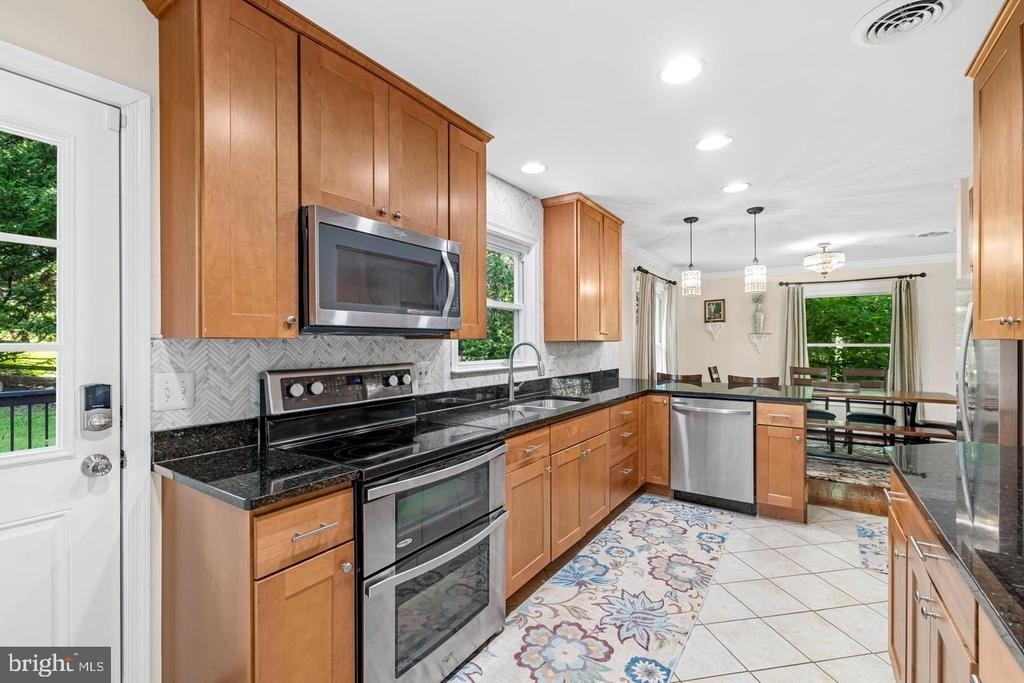 4 Carolina Avenue - Photo 18