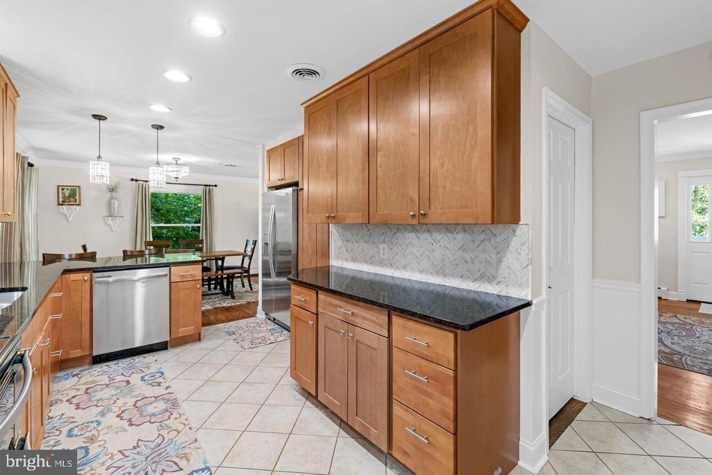 4 Carolina Avenue - Photo 20