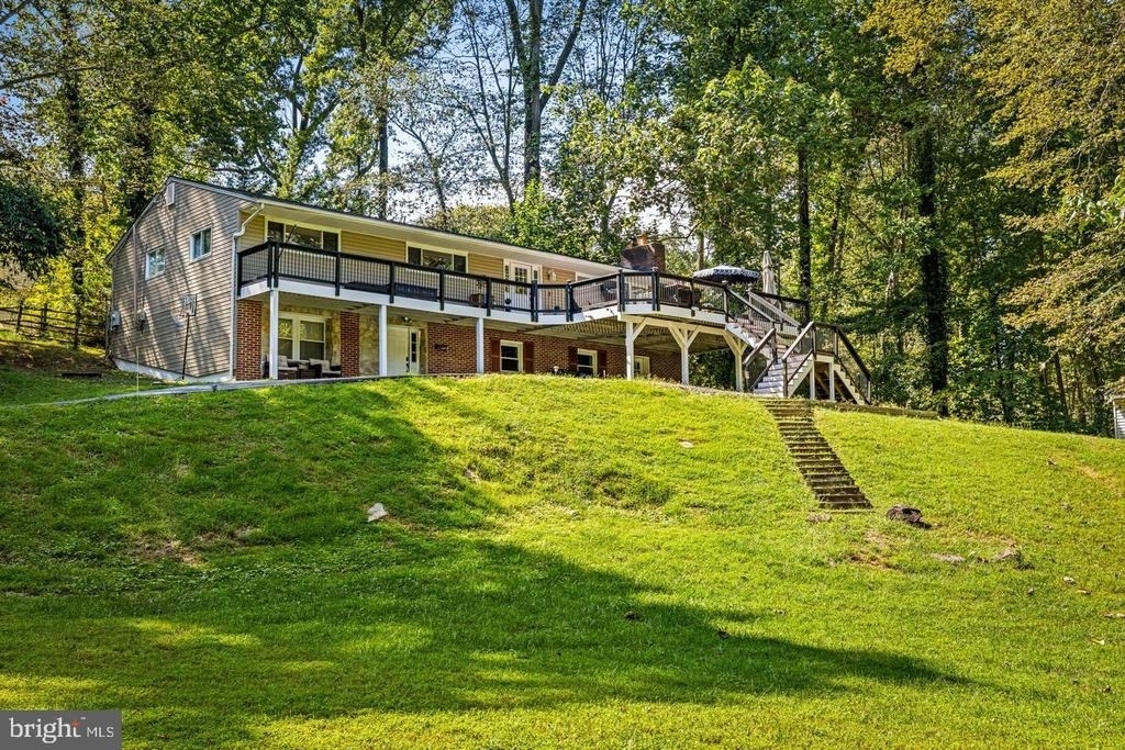 4 Carolina Avenue - Photo 2