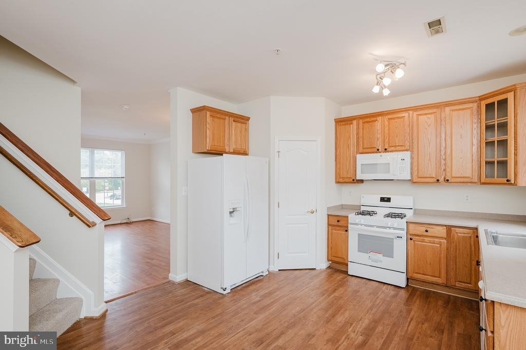 540 Kirkcaldy Way - Photo 13