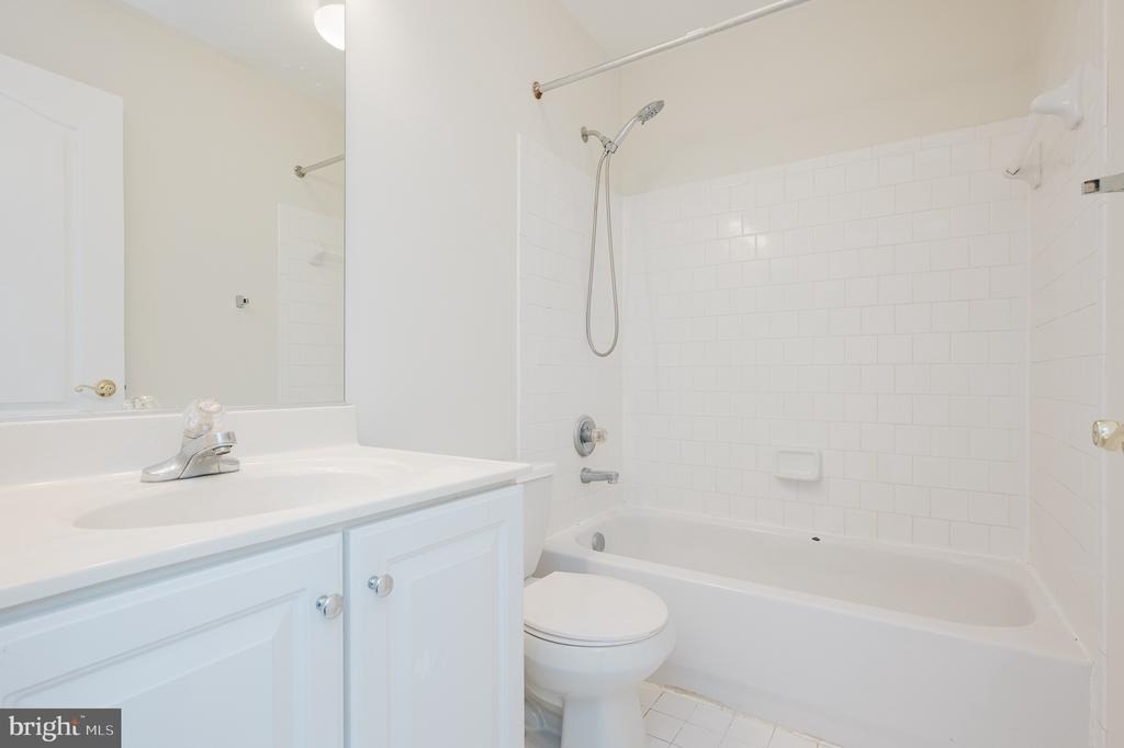 540 Kirkcaldy Way - Photo 33