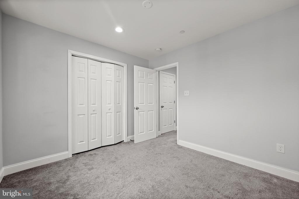 214 New Avenue - Photo 48