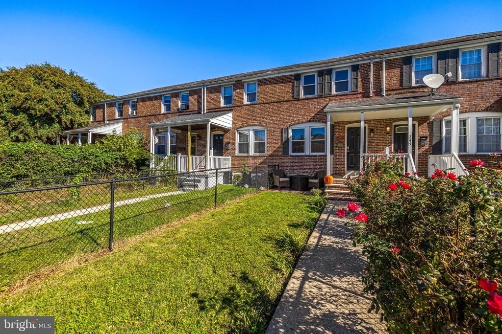 244 E Susquehanna Avenue - Photo 2