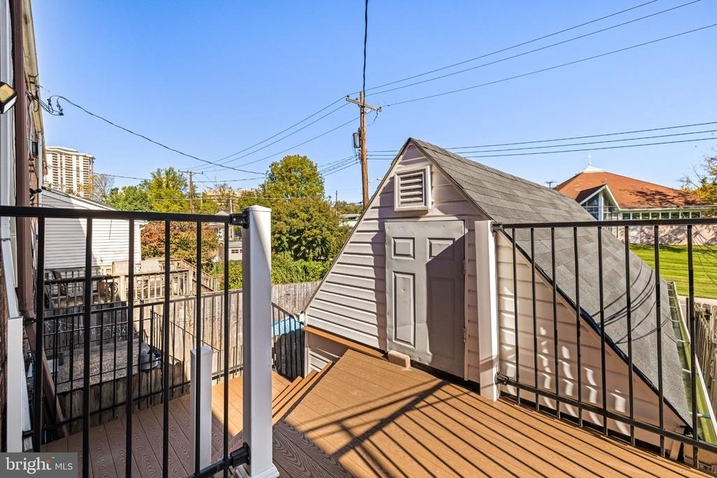 244 E Susquehanna Avenue - Photo 27