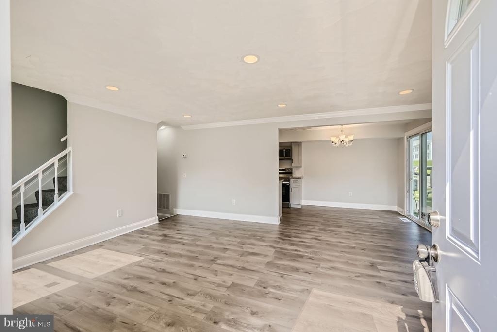 78 Ewing Drive - Photo 3