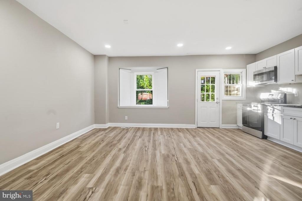 2531 Loyola Northway - Photo 8