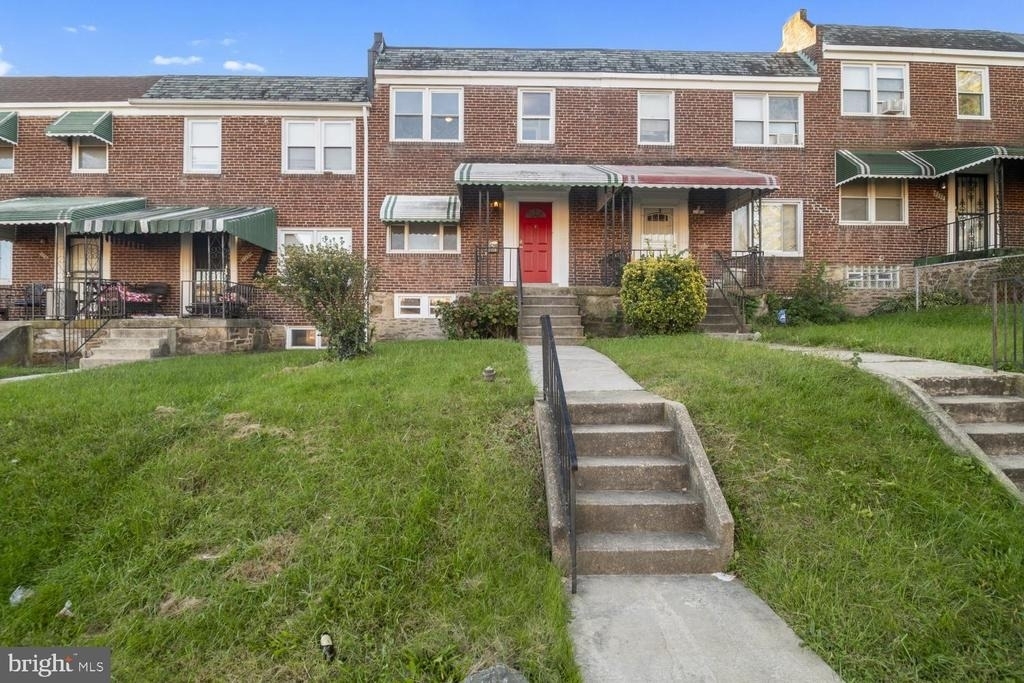 2531 Loyola Northway - Photo 0