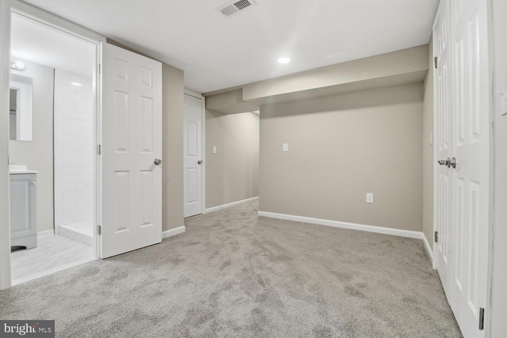 2531 Loyola Northway - Photo 18