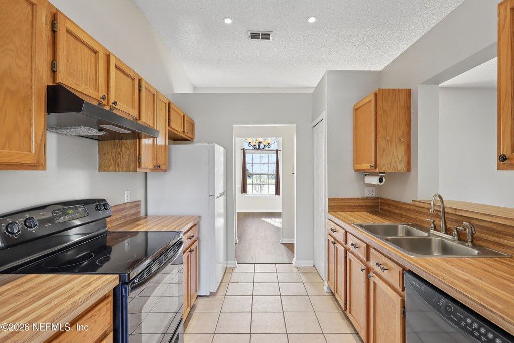 7827 Enderby Court - Photo 14
